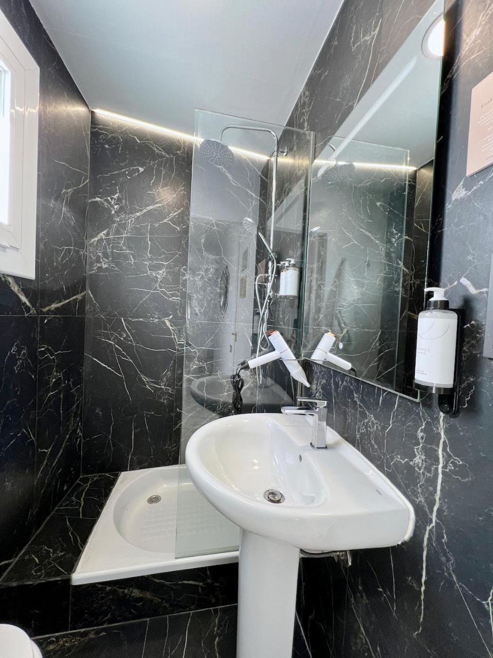 Aldara Sitges Hotel Екстериор снимка